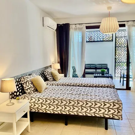 Elegant - Oceanview, Heated Pool Appartement *