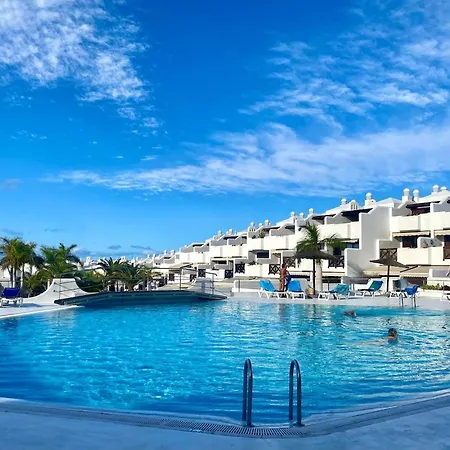 Elegant - Oceanview, Heated Pool Апартаменти *