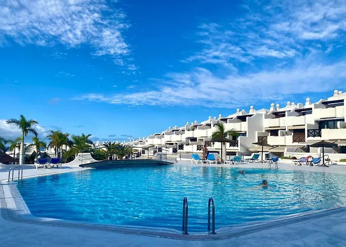 Elegant - Oceanview, Heated Pool Апартаменти *