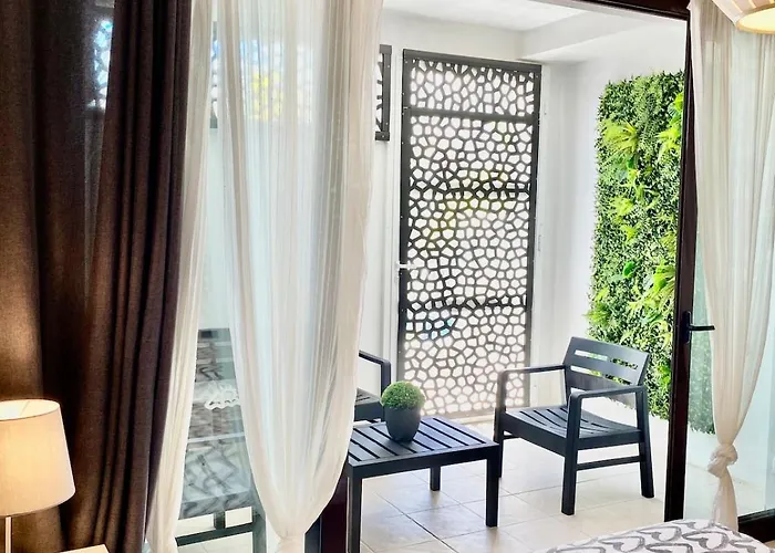 Elegant - Oceanview, Heated Pool