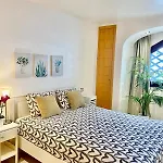 Elegant - Oceanview, Heated Pool 阿德耶