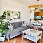 Elegant - Oceanview, Heated Pool 公寓 阿德耶