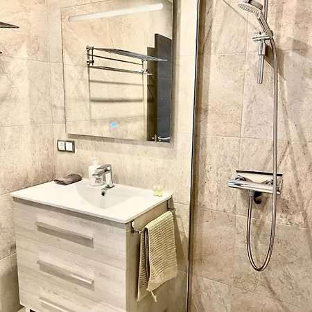 Elegant - Oceanview, Heated Pool Apartmán *