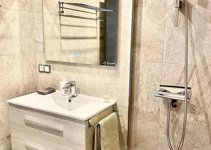 Elegant - Oceanview, Heated Pool דירה *