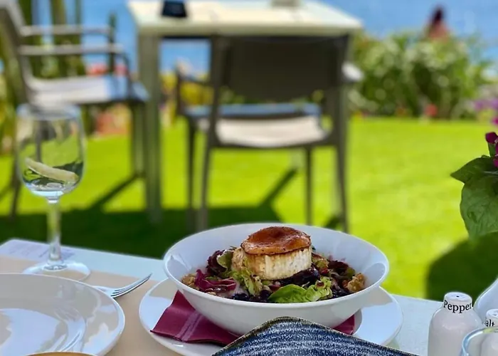 דירה Elegant - Oceanview, Heated Pool אדחה